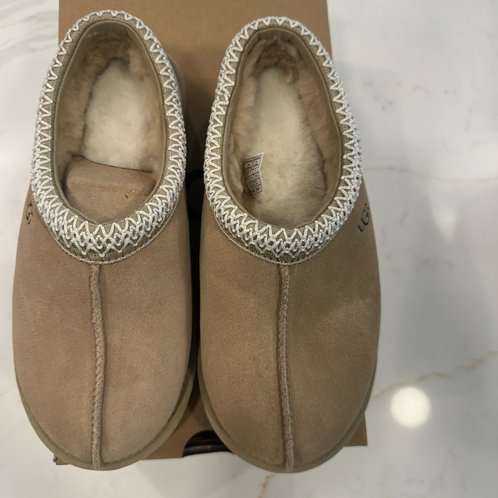 Ugg Tasman slippers in a size 6.